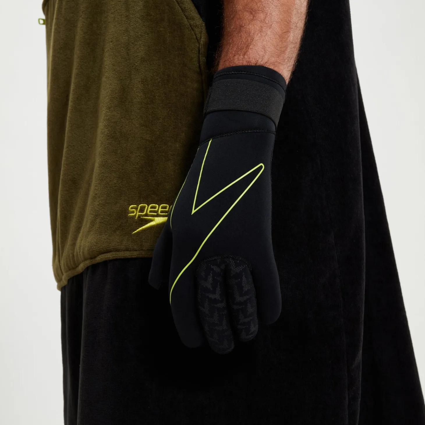Adult Swim Gloves Black/Yellow