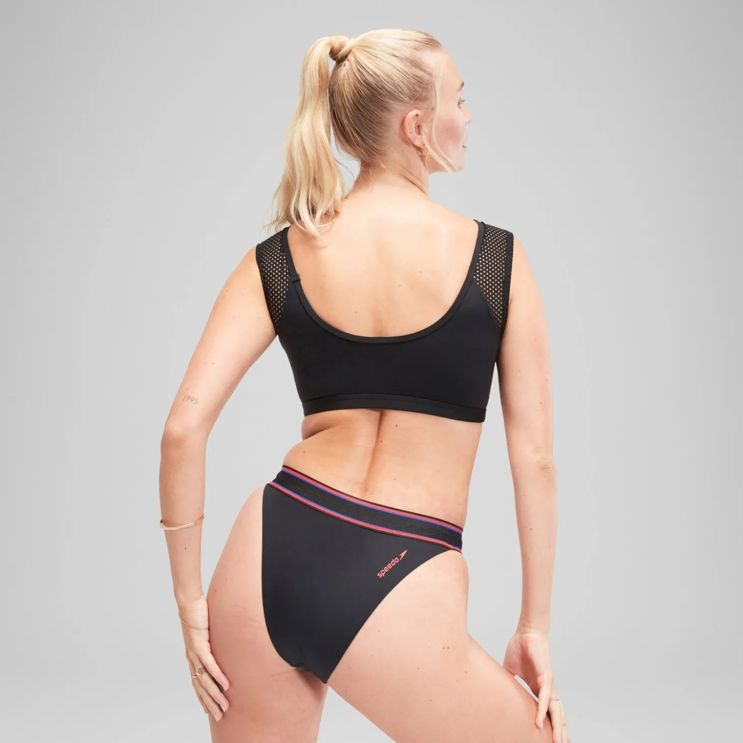 FLU3NTE Mesh Crop Top Grey
